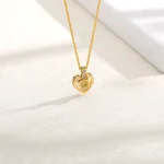 Expressive Elegance: Love Shape Projection Rhinestone Necklace. - Image 5